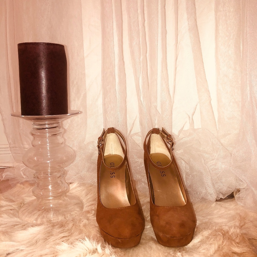 GUESS Platform Heels - Picture 4 of 4